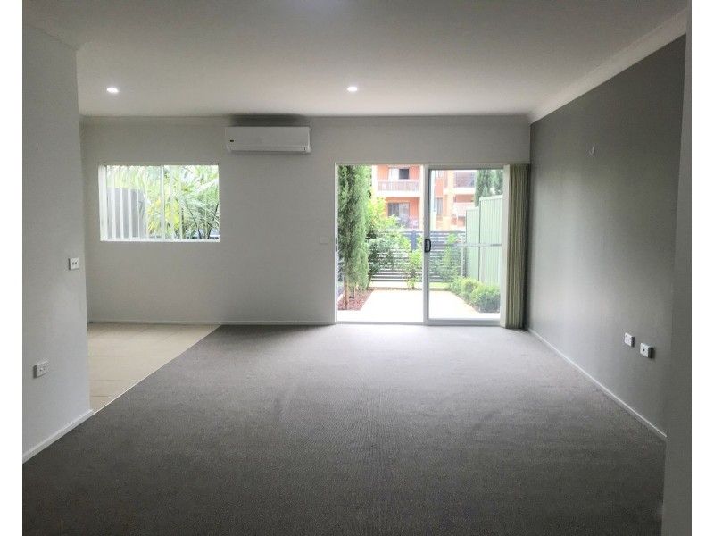 2/11 Regentville Road, Penrith NSW 2750