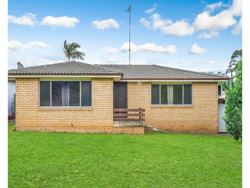11 Lindsay Crescent, South Penrith NSW 2750