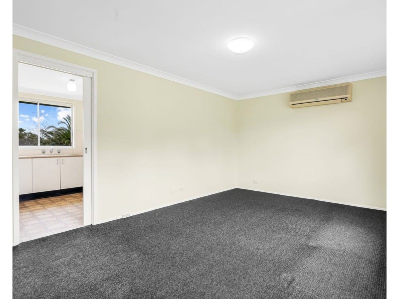 11 Lindsay Crescent, South Penrith NSW 2750