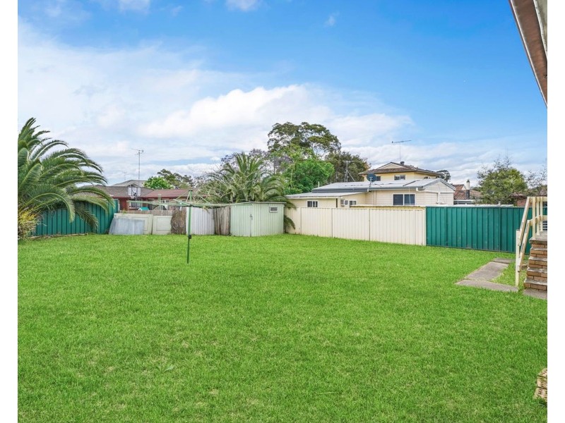 11 Lindsay Crescent, South Penrith NSW 2750