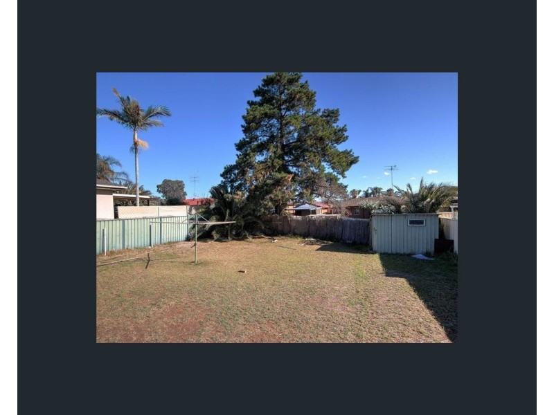 11 Lindsay Crescent, South Penrith NSW 2750