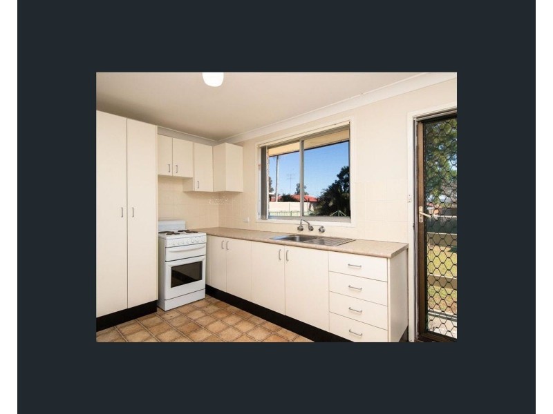 11 Lindsay Crescent, South Penrith NSW 2750