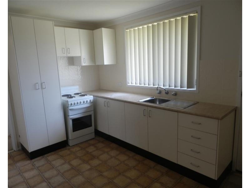 11 Lindsay Crescent, South Penrith NSW 2750