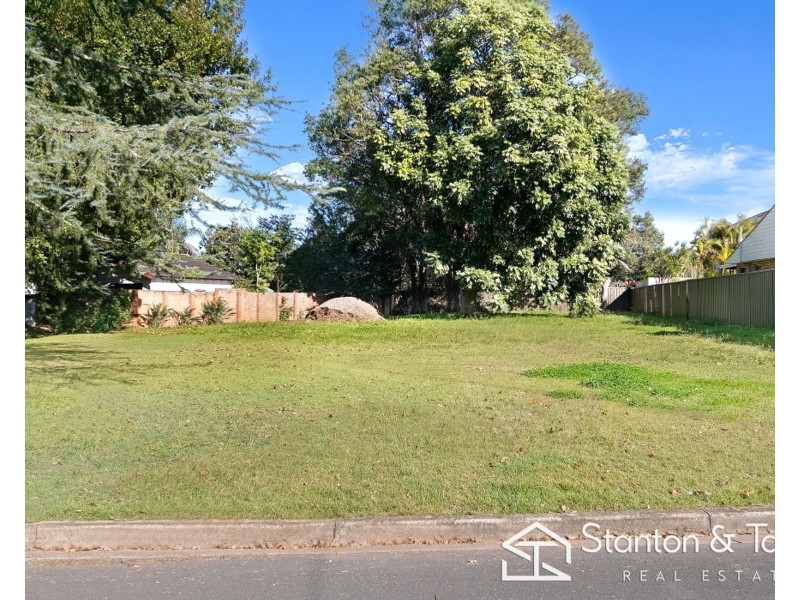 2 Warring Avenue, Emu Plains NSW 2750