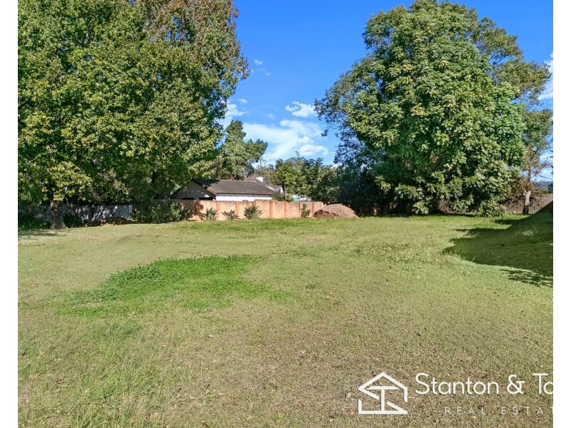 2 Warring Avenue, Emu Plains NSW 2750