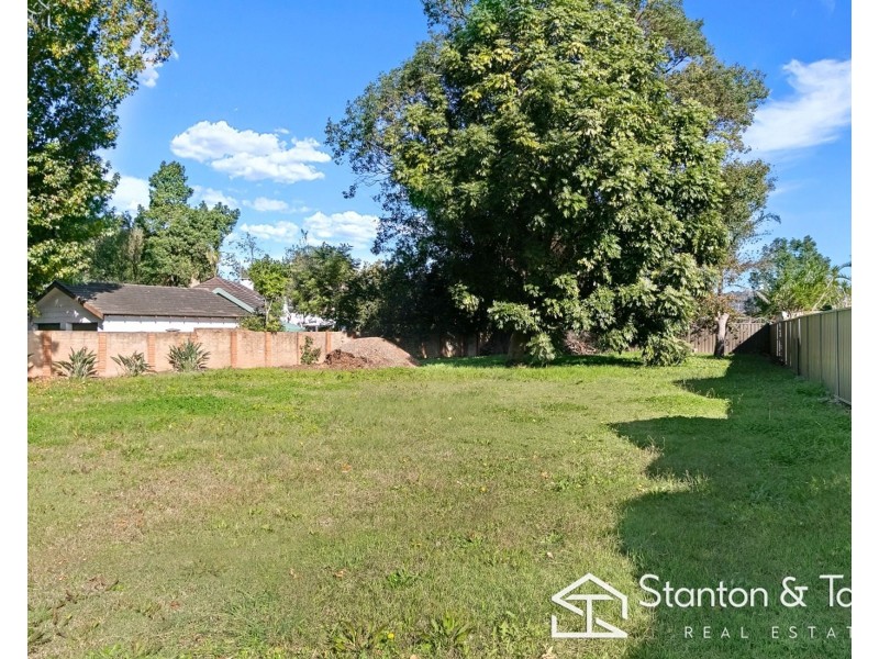 2 Warring Avenue, Emu Plains NSW 2750