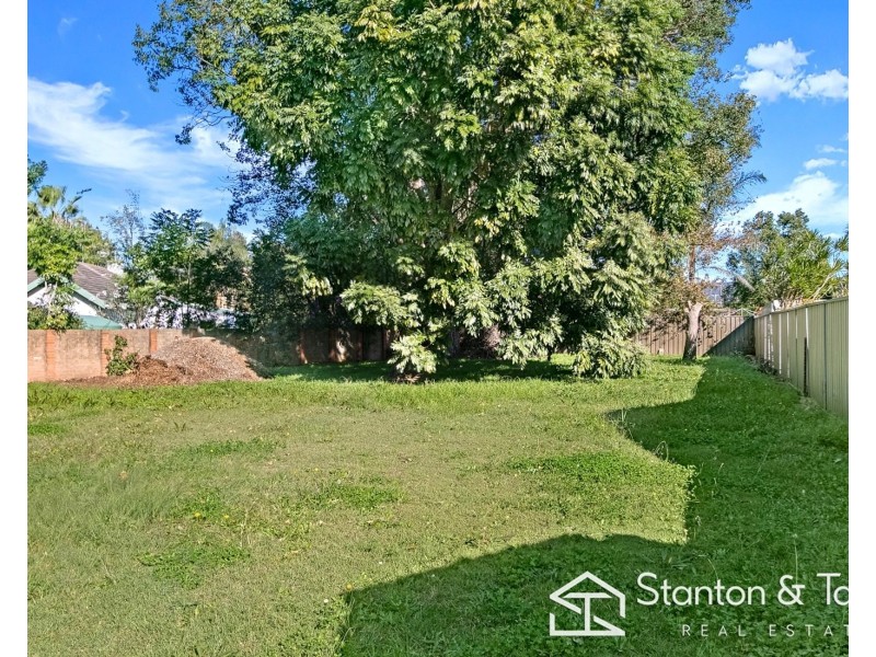 2 Warring Avenue, Emu Plains NSW 2750