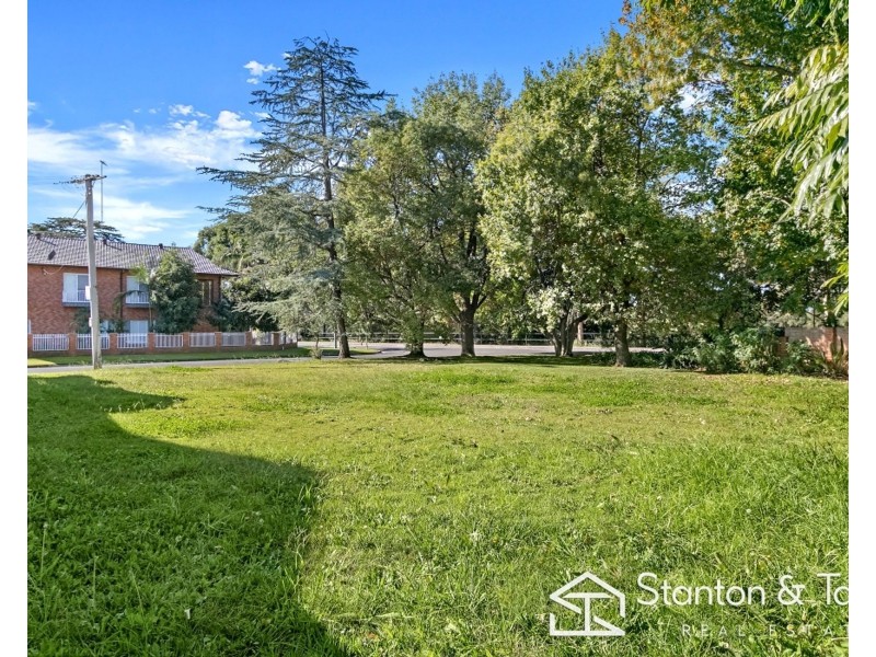 2 Warring Avenue, Emu Plains NSW 2750