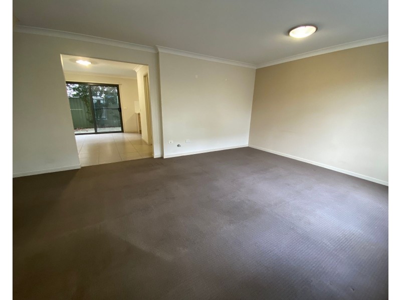 4/32 Luttrell Street, Glenmore Park NSW 2745
