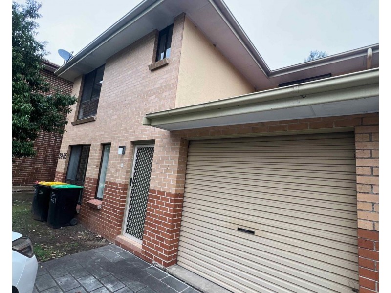 4/29-35 Bringelly Road, Kingswood NSW 2747