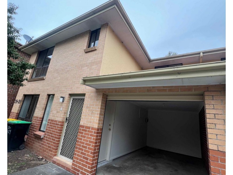 4/29-35 Bringelly Road, Kingswood NSW 2747