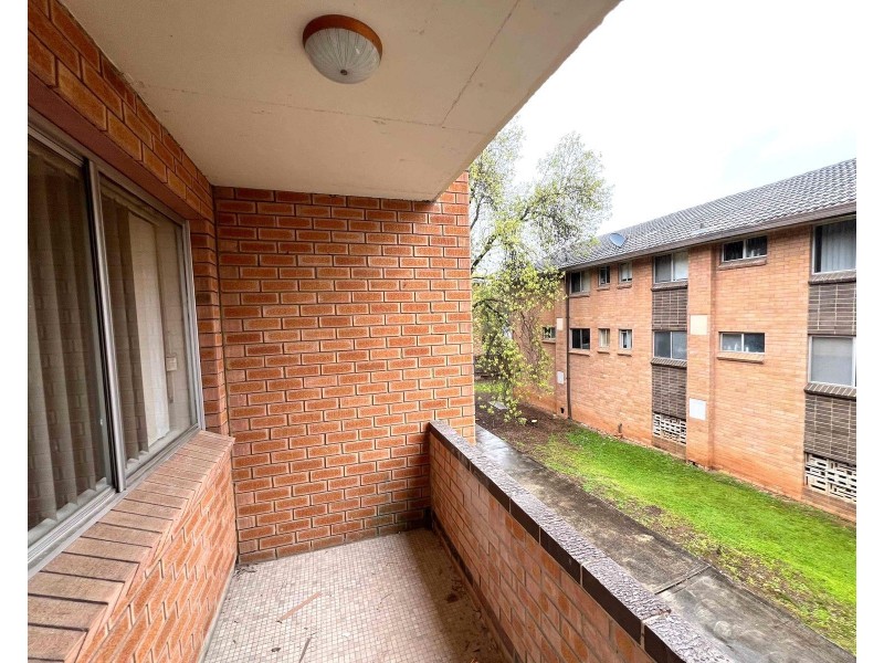 2/18 Thurston Street, Penrith NSW 2750