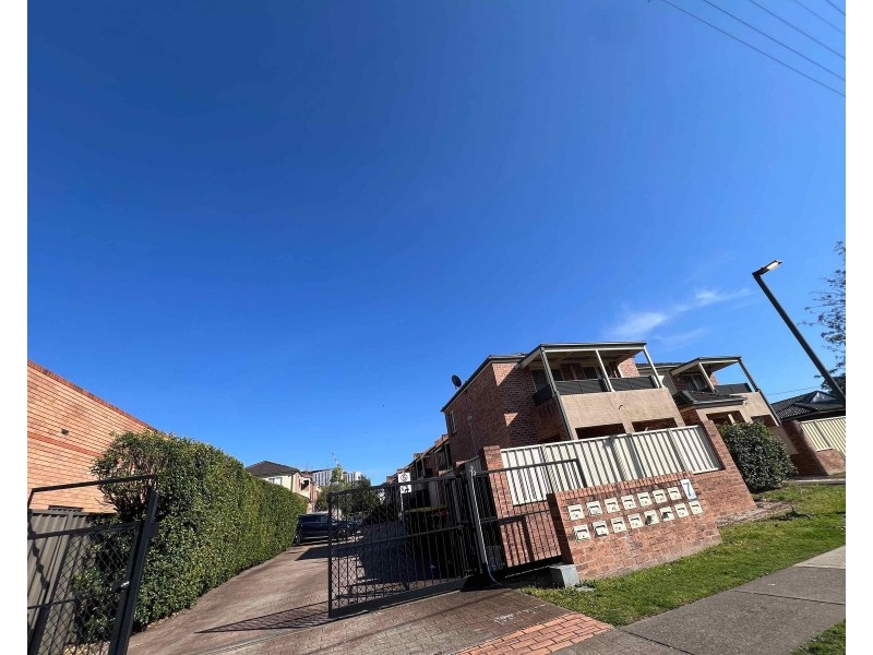 13/7 Bringelly Road, Kingswood NSW 2747