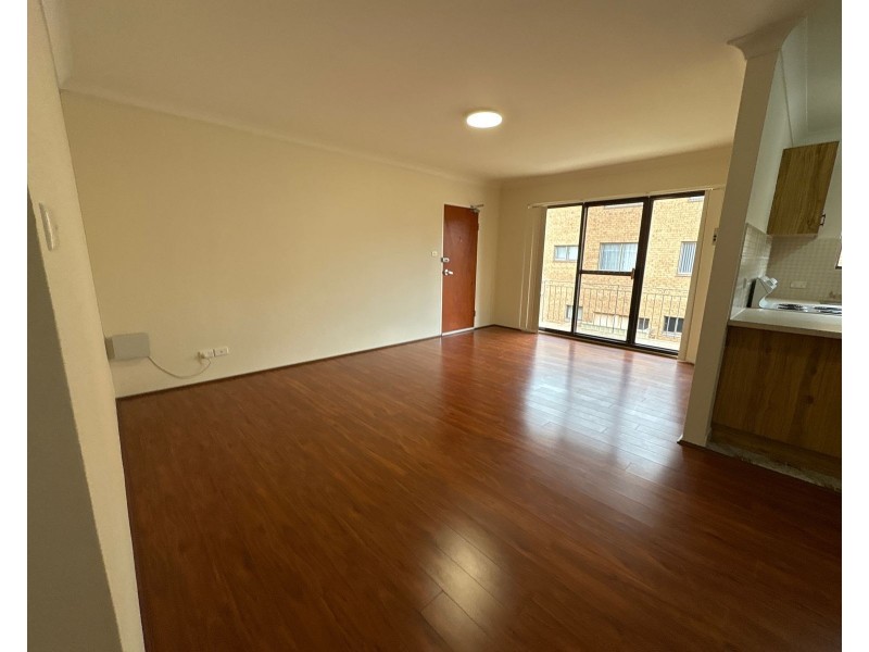 4/9 Hemmings Street, Penrith NSW 2750