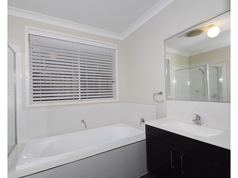 14 Hassall Way, Glenmore Park NSW 2745