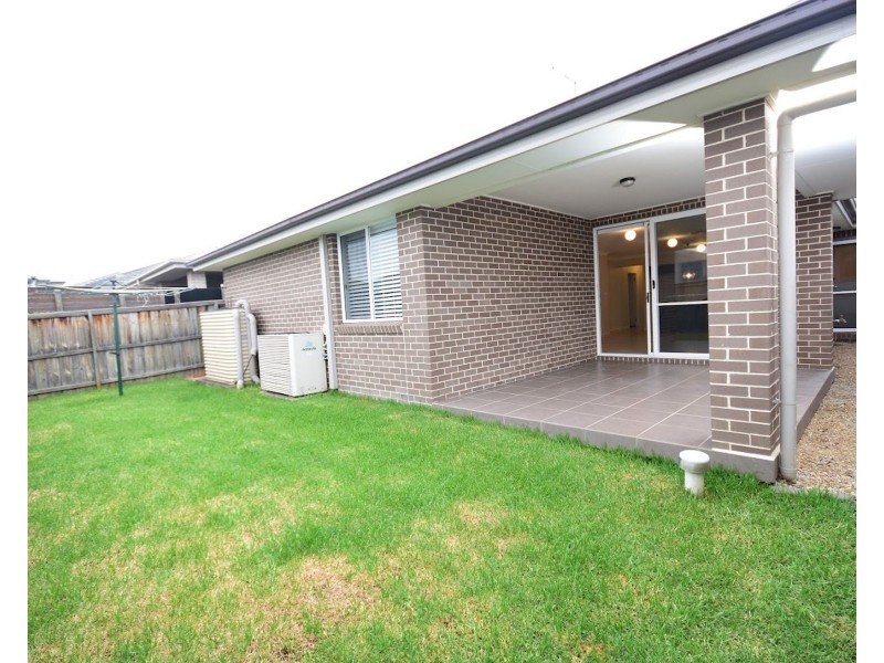 14 Hassall Way, Glenmore Park NSW 2745