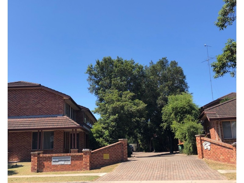 2/88-92 Castlereagh Street, Penrith NSW 2750