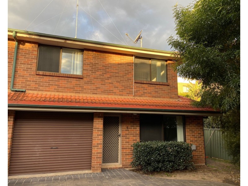 4/42 Mulgoa Road, Penrith NSW 2750