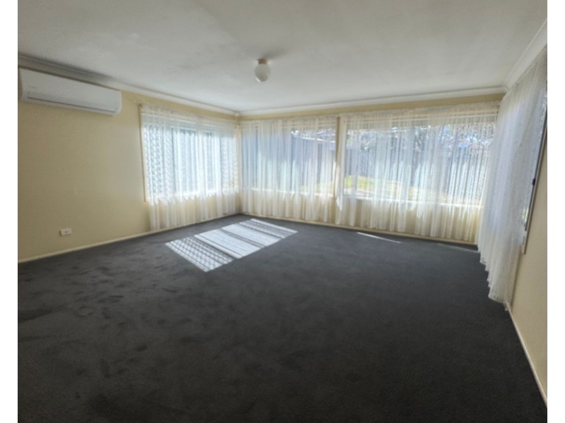 10 Mount Close, Cranebrook NSW 2749