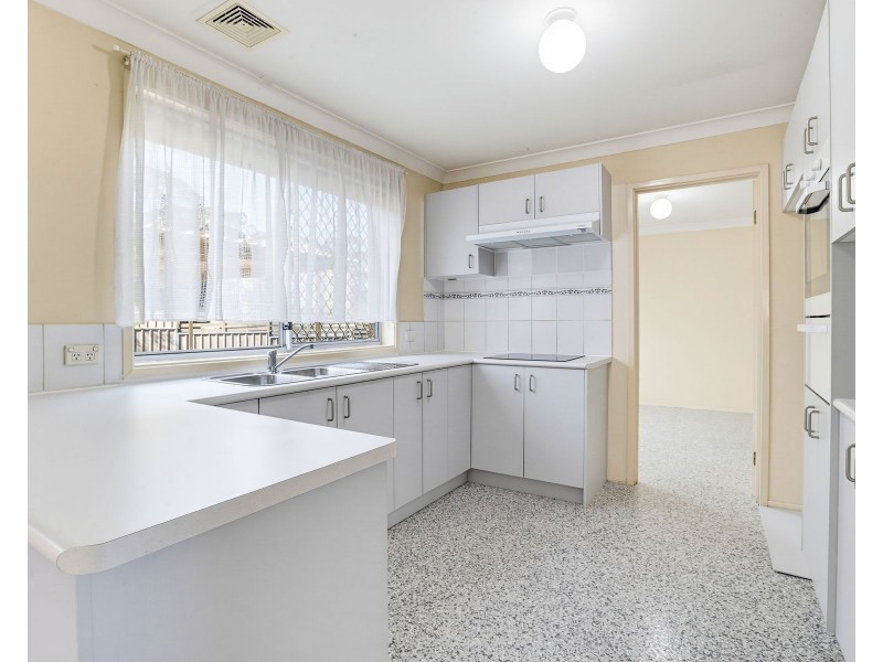 10 Mount Close, Cranebrook NSW 2749