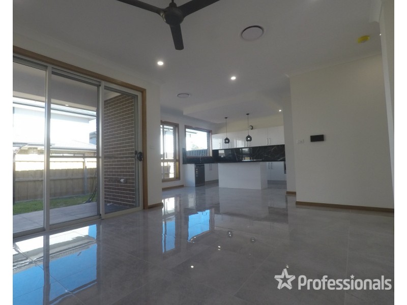 8 Dortmund Crescent, Marsden Park NSW 2765