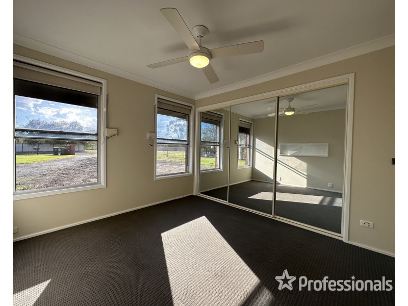 82 Sixth Road, Berkshire Park NSW 2765