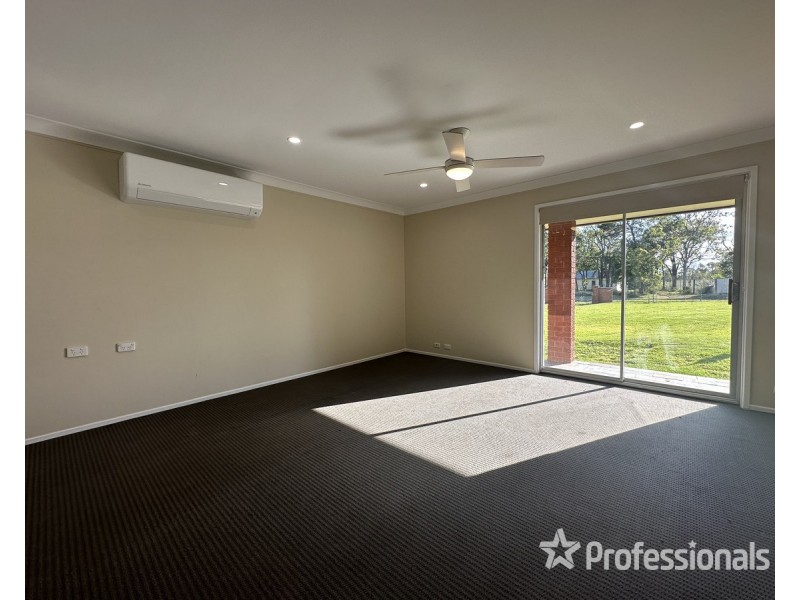 82 Sixth Road, Berkshire Park NSW 2765