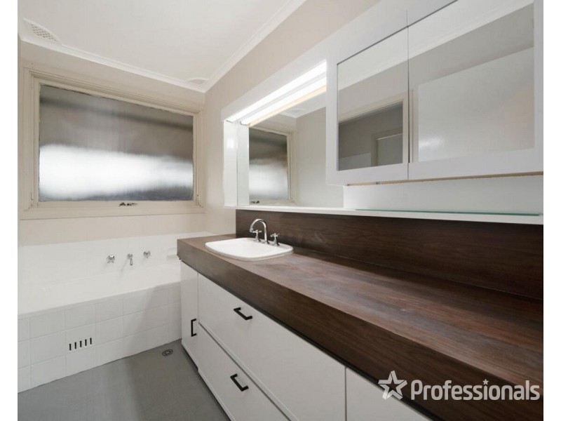 95 Eton Road, Cambridge Park NSW 2747