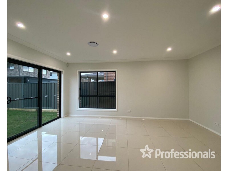 28 Nicotera  Avenue, Riverstone NSW 2765
