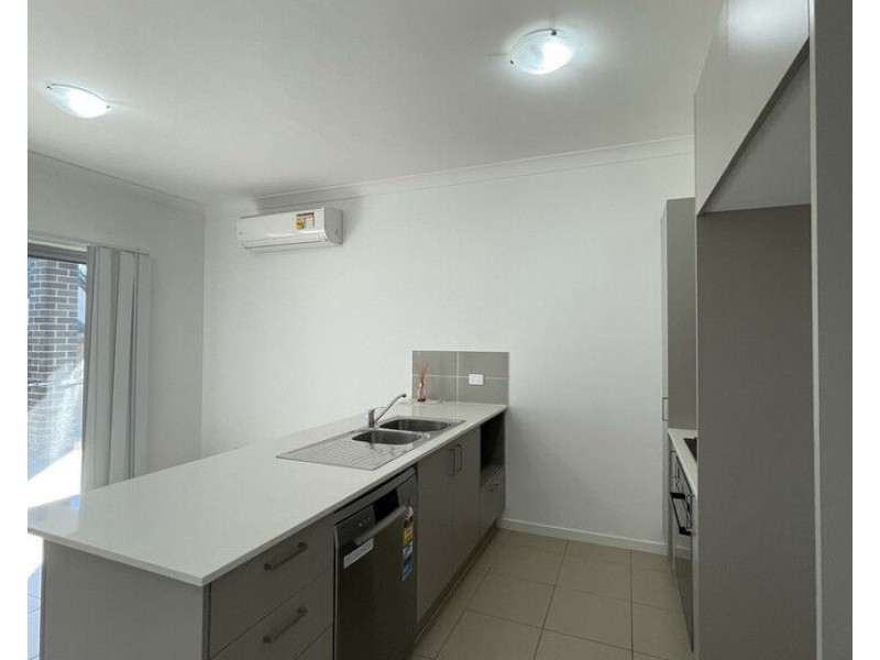 34 RIVERSTONE Road, Riverstone NSW 2765