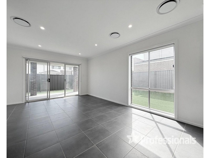 48 Shuttle Parade, Schofields NSW 2762