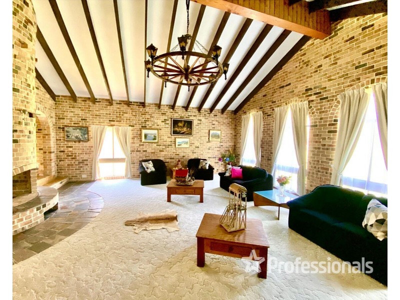 9 Glenidol Road, Oakville NSW 2765