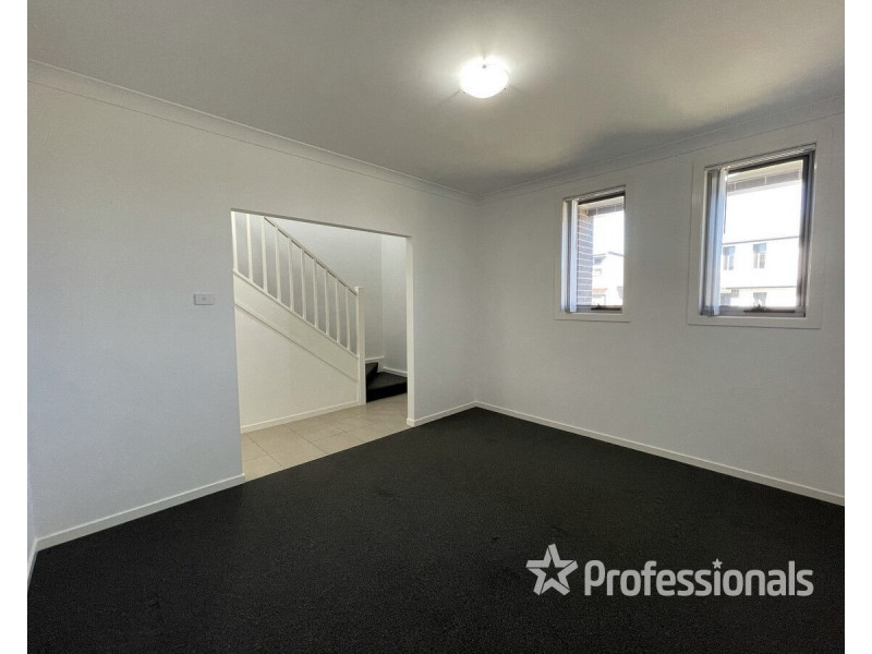 34 RIVERSTONE Road, Riverstone NSW 2765