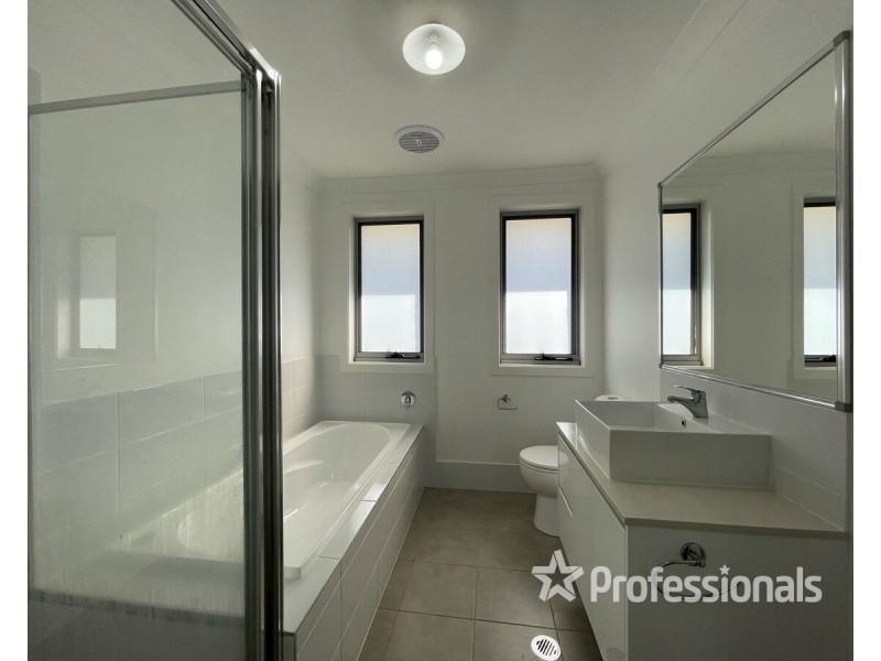 34 RIVERSTONE Road, Riverstone NSW 2765