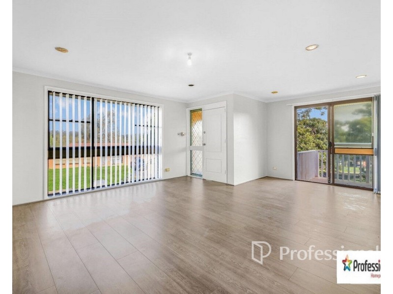 17 Scenic Circuit, Cranebrook NSW 2749