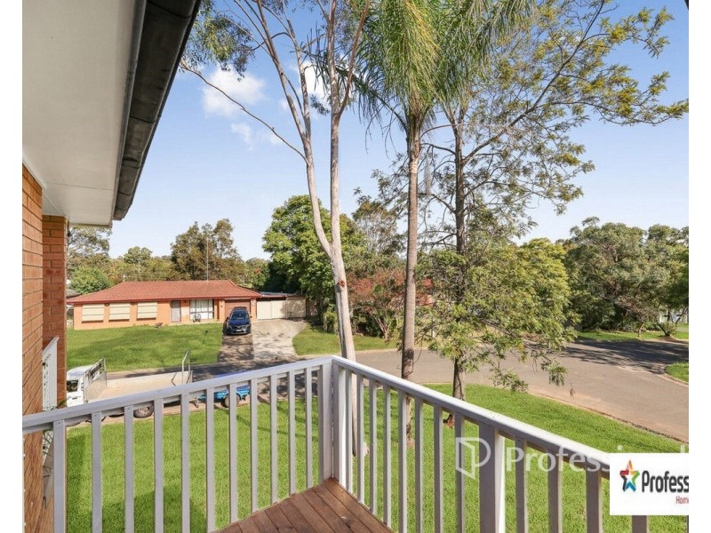 17 Scenic Circuit, Cranebrook NSW 2749