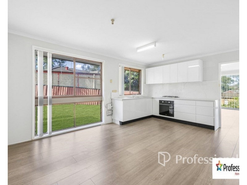 17 Scenic Circuit, Cranebrook NSW 2749