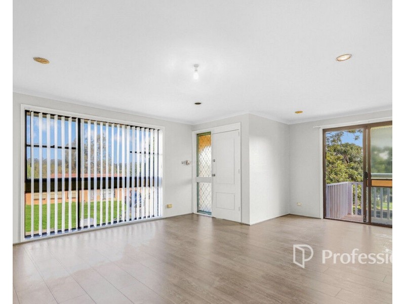 17 Scenic Circuit, Cranebrook NSW 2749