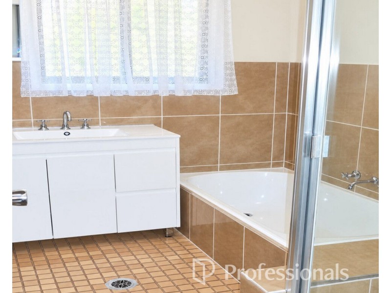 2 Crown Street, Riverstone NSW 2765