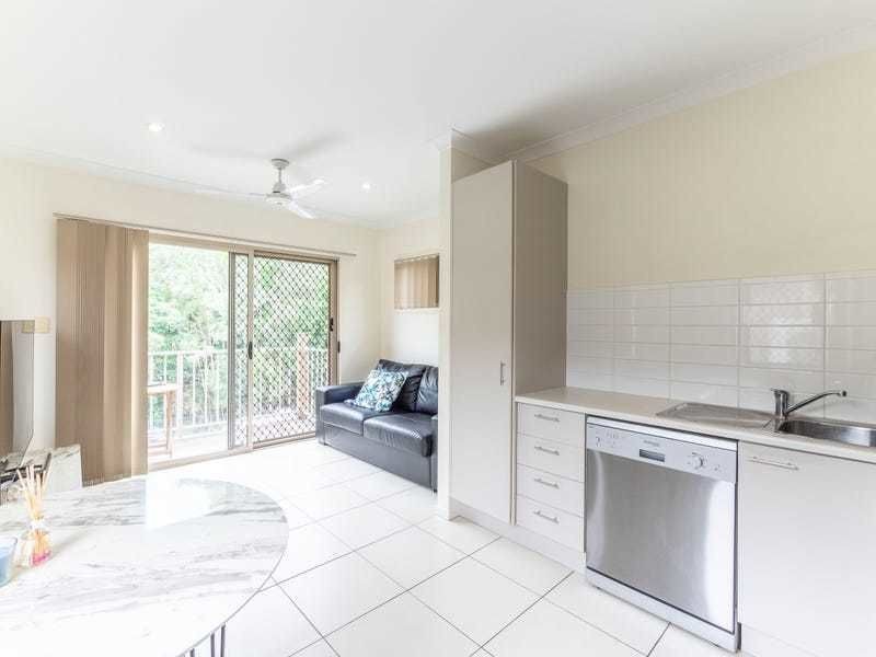 1/9 Creekside Court, Everton Hills QLD 4053