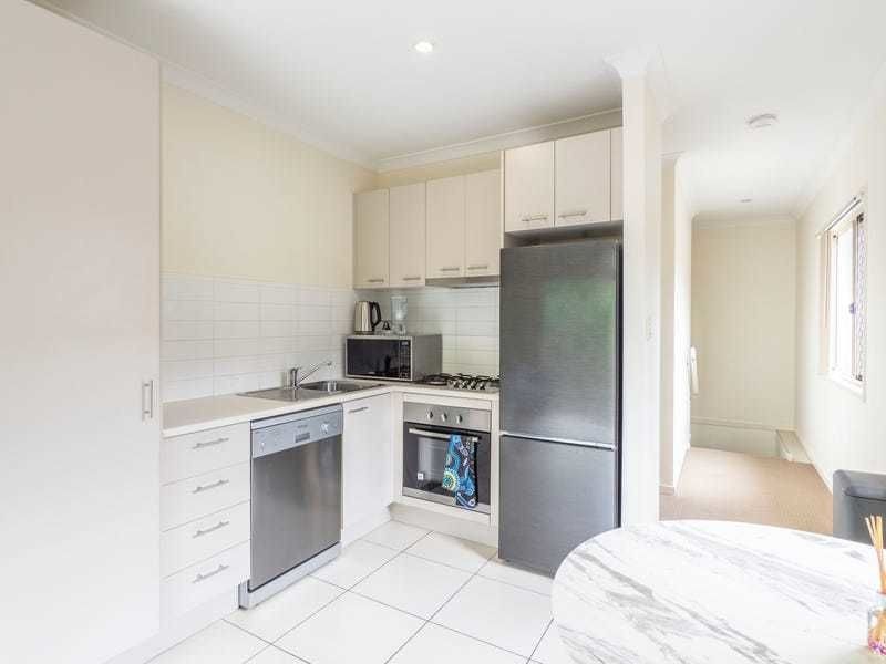 1/9 Creekside Court, Everton Hills QLD 4053