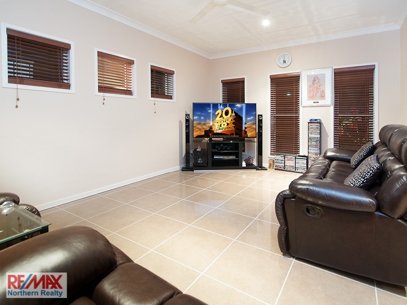 6 Nicklaus Parade, North Lakes QLD 4509