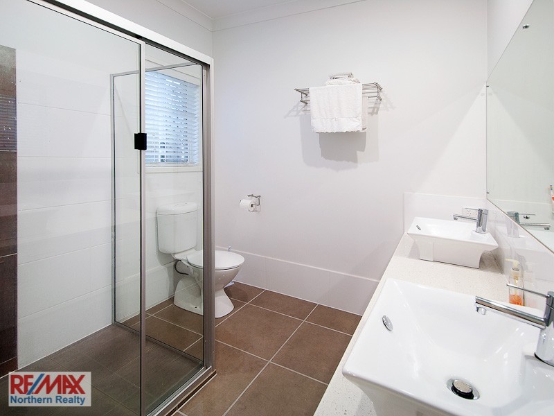 6 Nicklaus Parade, North Lakes QLD 4509