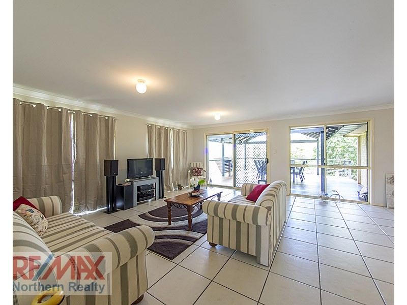 1 Laceflower Cres, Eatons Hill QLD 4037