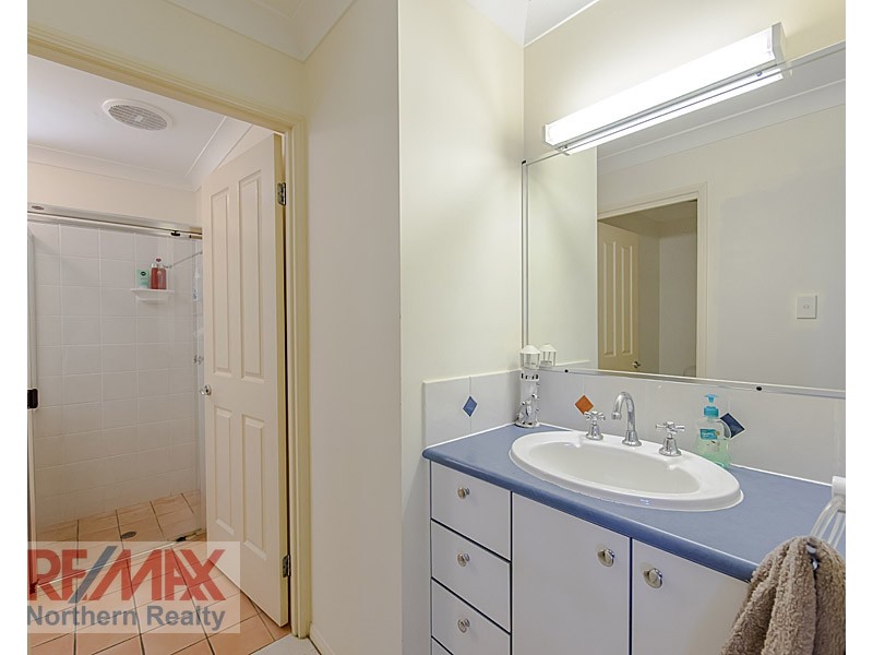 1 Laceflower Cres, Eatons Hill QLD 4037