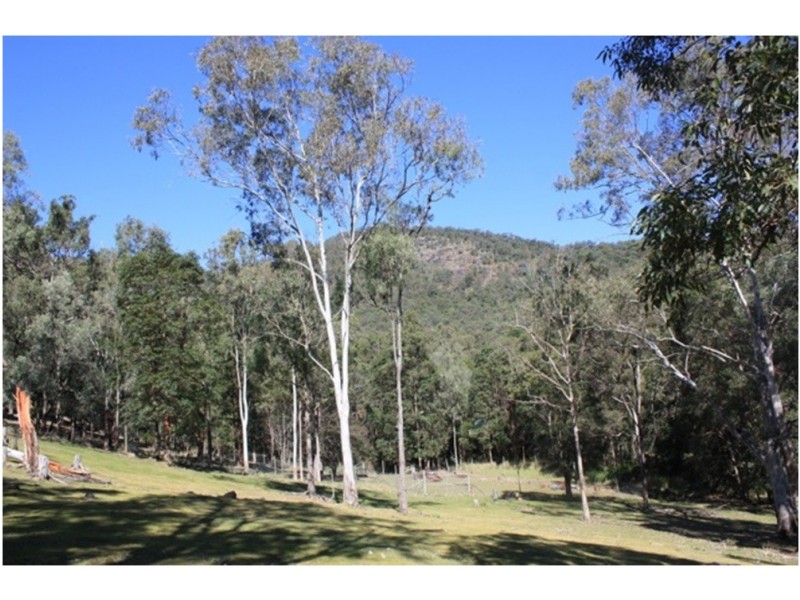 6 Lyell Court, Mount Samson QLD 4520