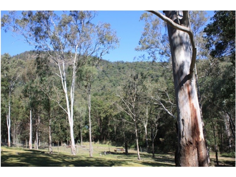 6 Lyell Court, Mount Samson QLD 4520