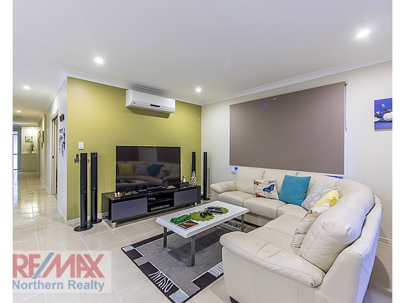 8 Moreton Street, Fitzgibbon QLD 4018