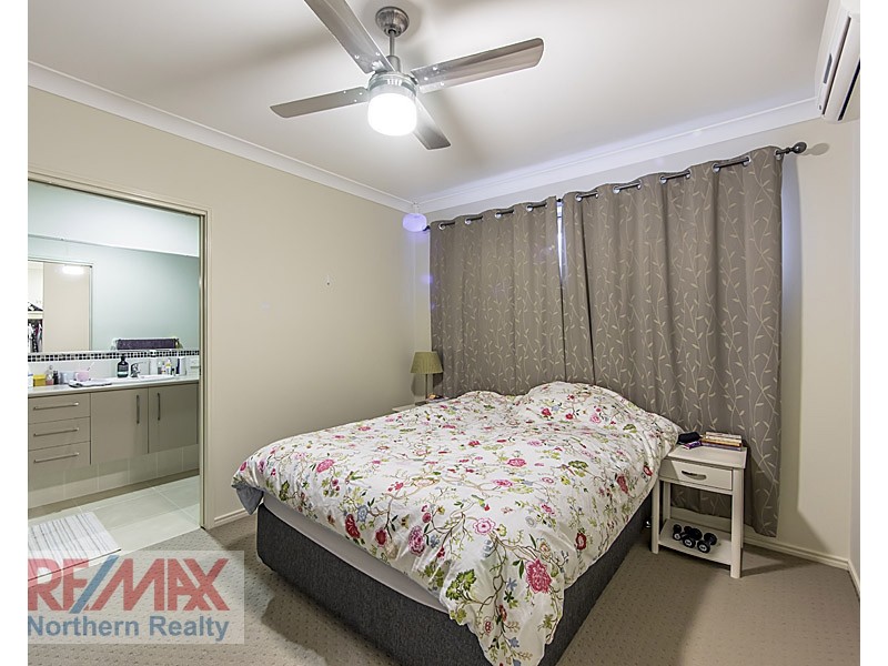 8 Moreton Street, Fitzgibbon QLD 4018