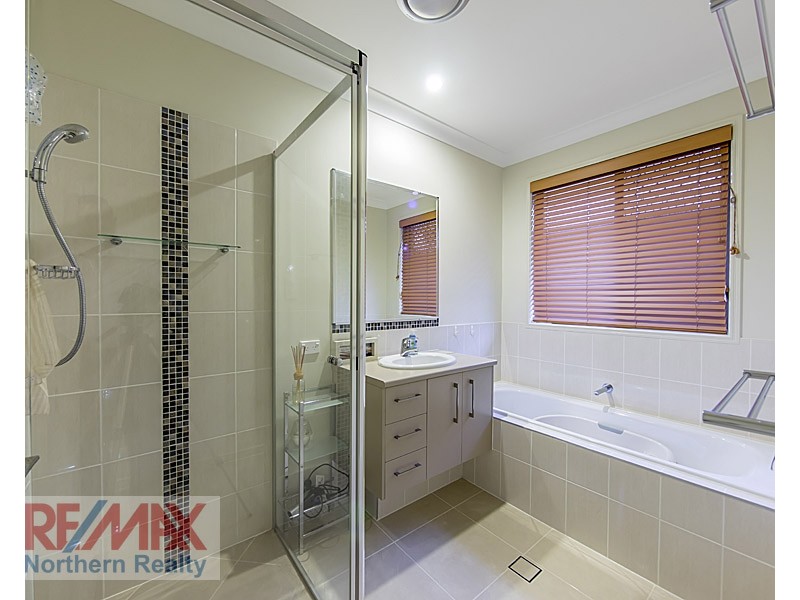 8 Moreton Street, Fitzgibbon QLD 4018